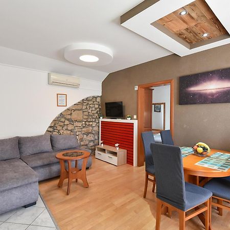 Apartments Liljana Privlaka Exterior photo